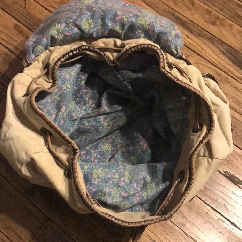 Backpack - Picture 4 of 4